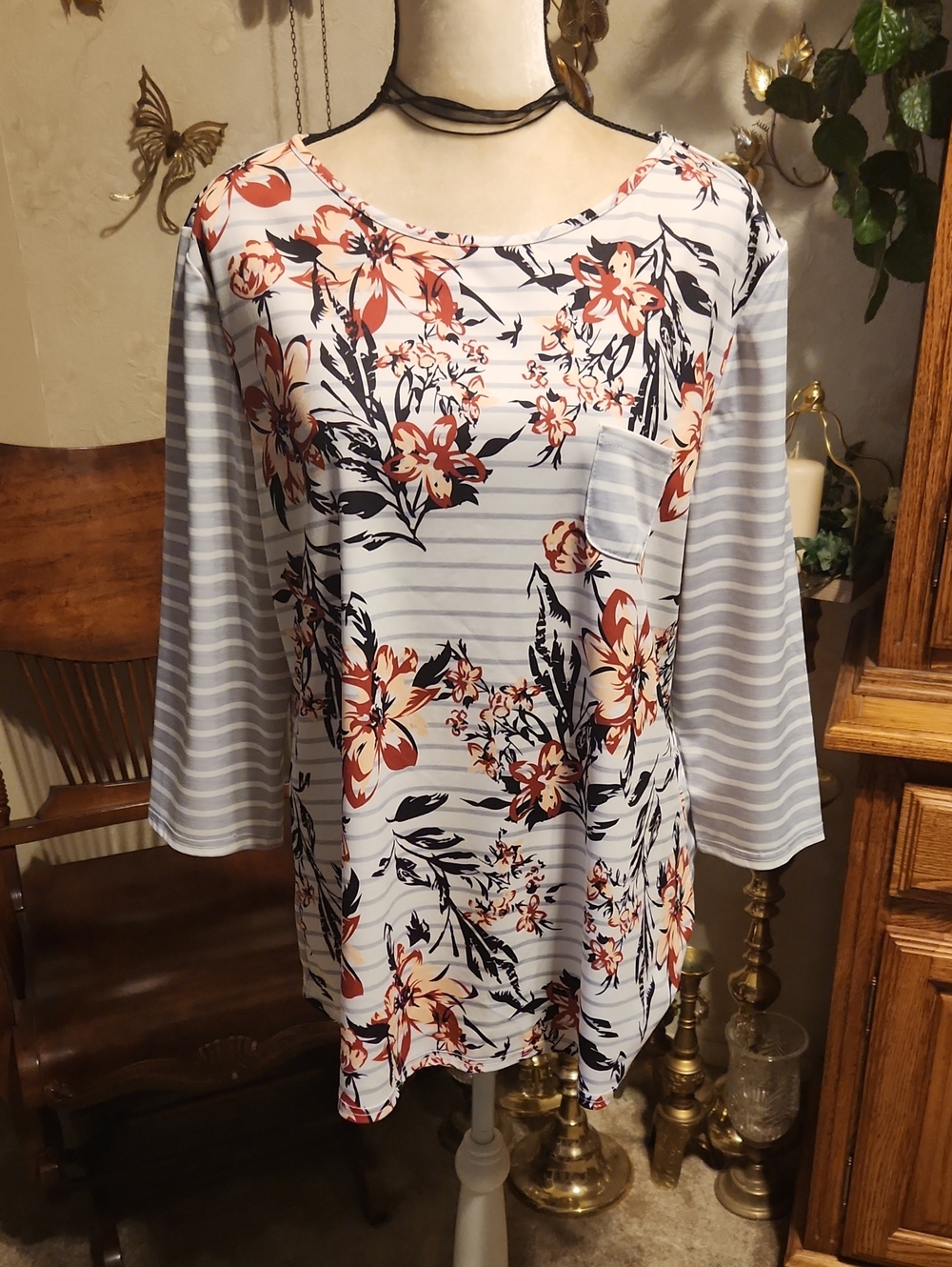 Floral-Stripe Scoop Neck Tunic in White and Coral